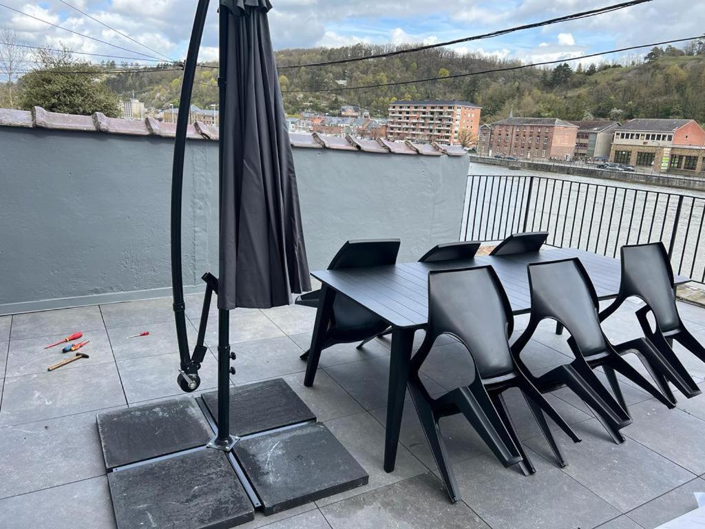 Le Franchet Apartment Dinant Bagian luar foto