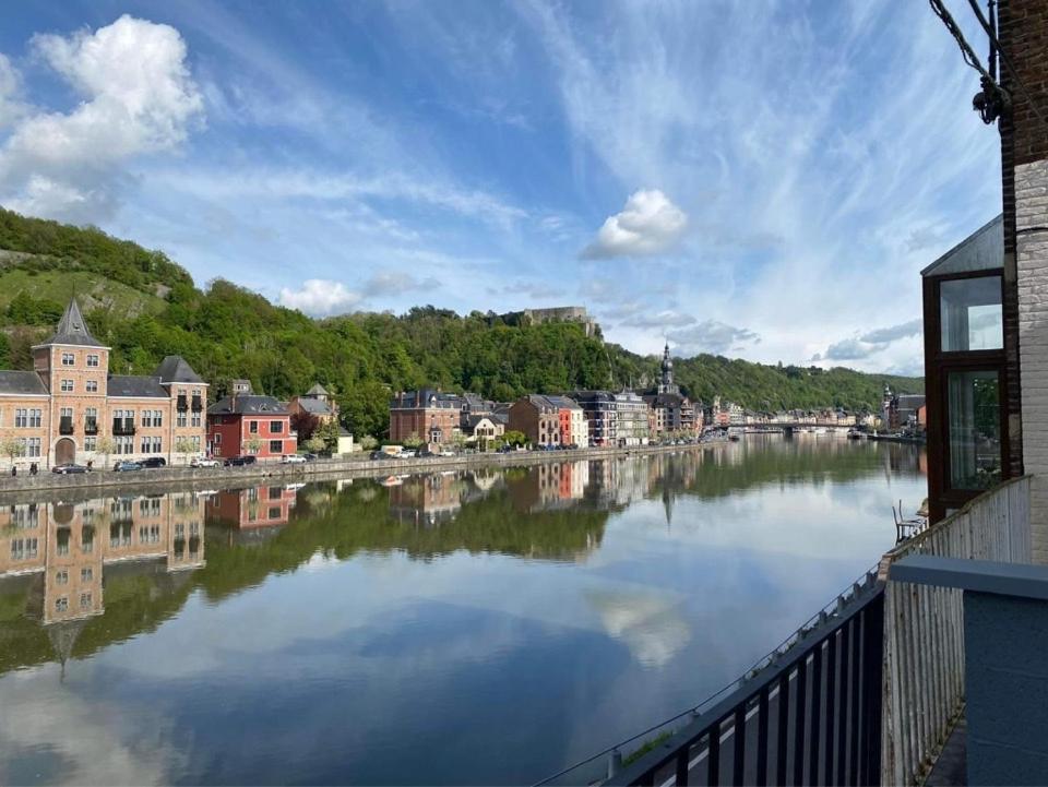 Le Franchet Apartment Dinant Bagian luar foto